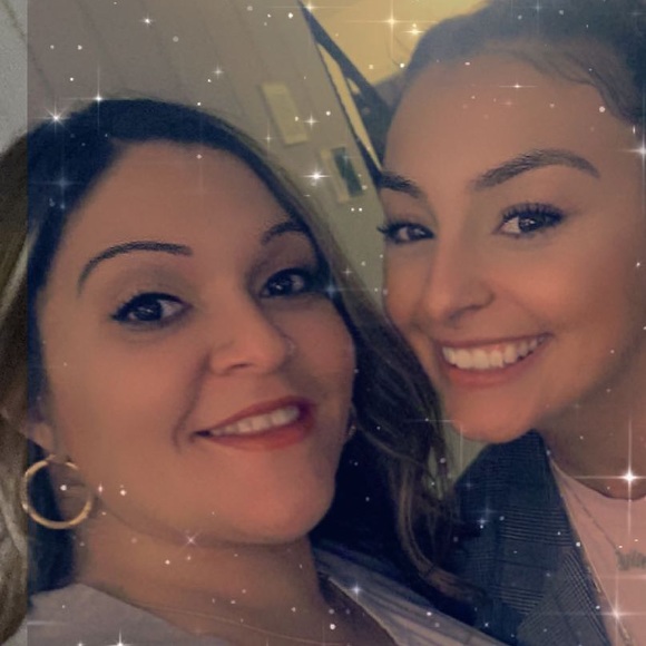 Profile Picture of Tina Streeper (@tds701) on Poshmark