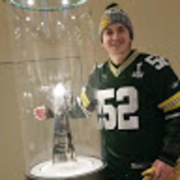 Profile Picture of Joshua Keith (@jkeit7) on Poshmark