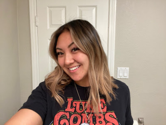 Makanani Akagi - Poshmark Profile Picture of Makanani Akagi (@kmohakagi33) on Poshmark