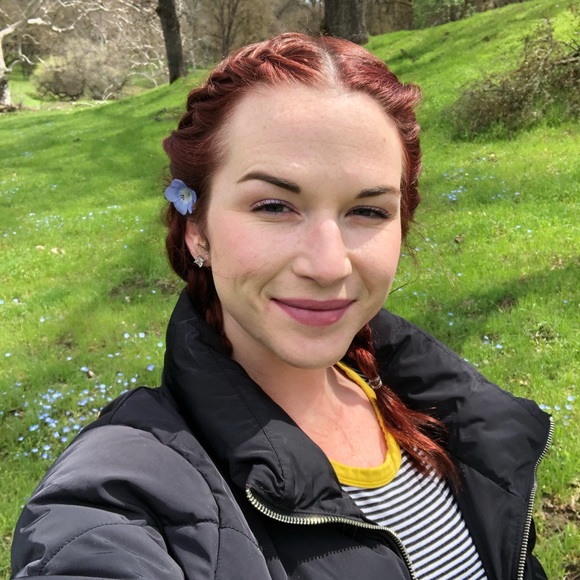 Profile Picture of Erin Hubbard (@erinh790) on Poshmark