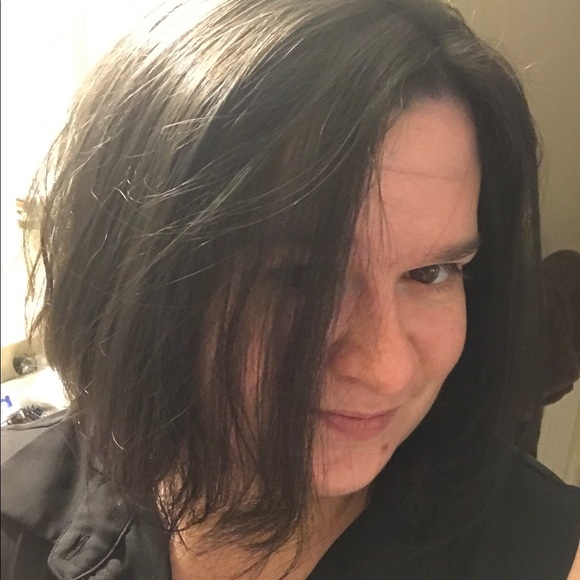 Profile Picture of Cassie Coram (@ccoram) on Poshmark