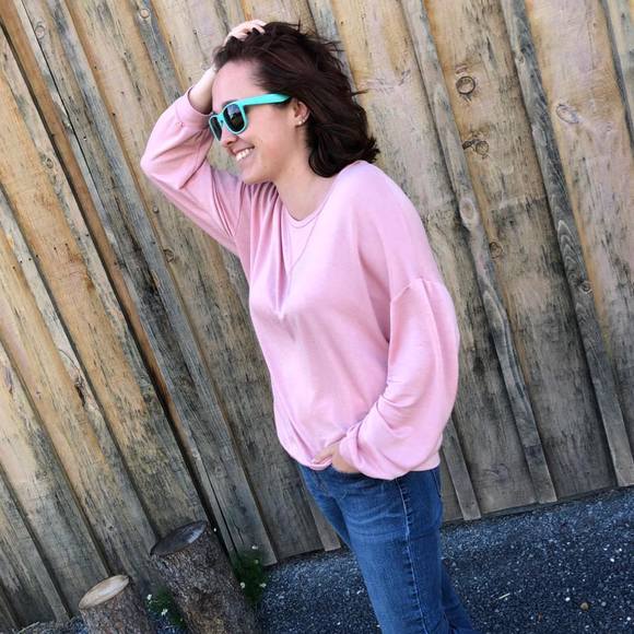 Profile Picture of Samantha Buck (@slbuck94) on Poshmark