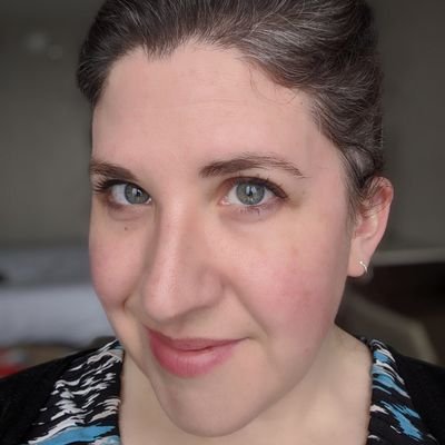 Profile Picture of Laura B. Wise (@greatlakeswise) on Twitter