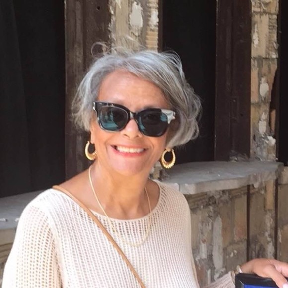 Profile Picture of Lorene Knight (@157twin2) on Poshmark