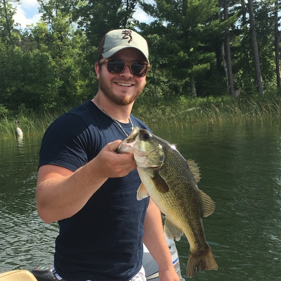 Profile Picture of Tyler Usterbowski (@tuster2) on Poshmark