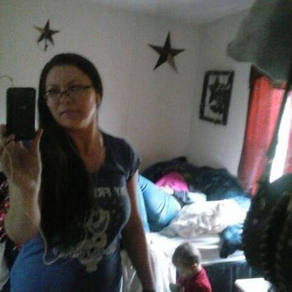 Profile Picture of Danielle Nadeau (@dannierose88) on Poshmark