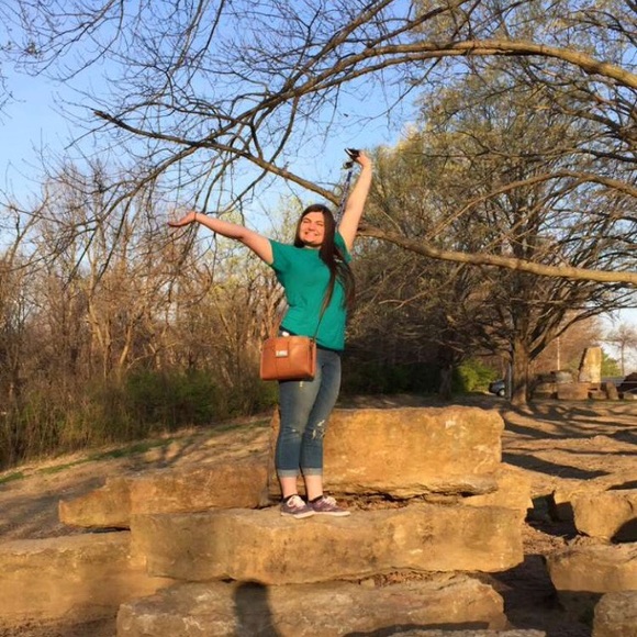 Profile Picture of Kaylee Sharp (@sharp_as_a_tack) on Poshmark