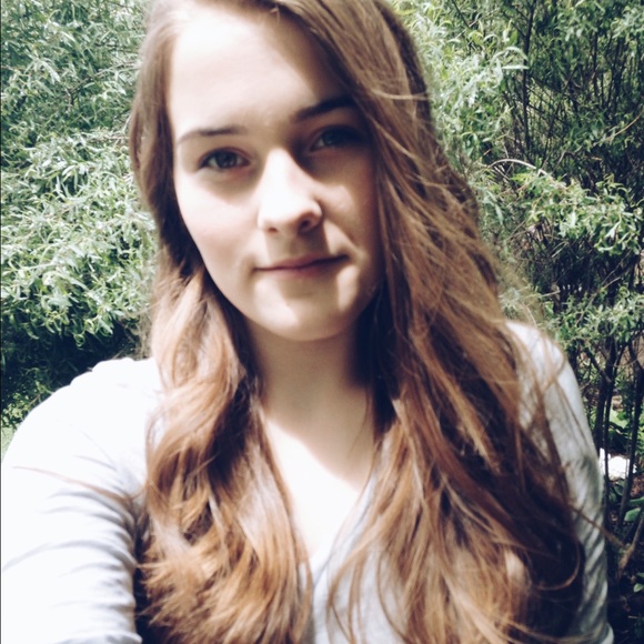 Profile Picture of Grace Pendexter (@gpen) on Poshmark