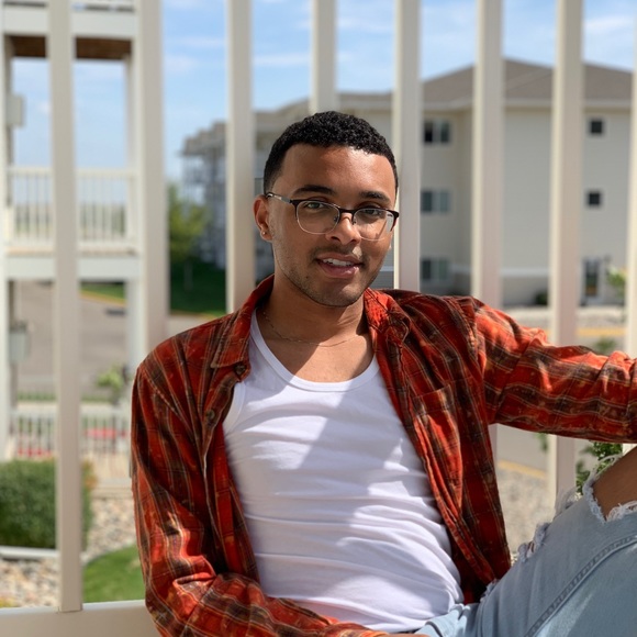 Profile Picture of Jahvee Philyaw (@jahvee) on Poshmark