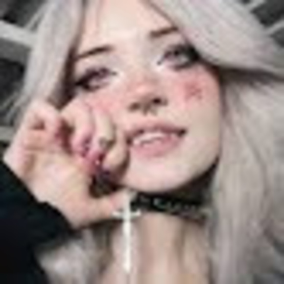 Starr Broten - Poshmark Profile Picture of Starr Broten (@starrbroten) on Poshmark