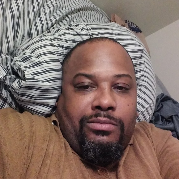Profile Picture of Basil Kingsberry (@kingsberryb) on Poshmark