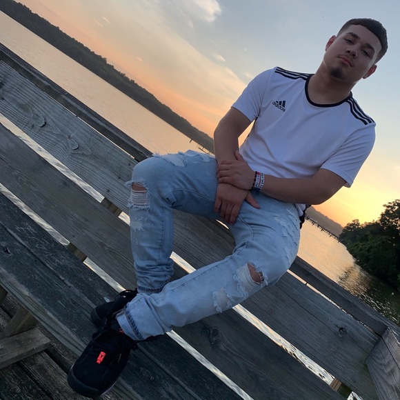 Profile Picture of Steven Lizama (@gringobeatss) on Poshmark