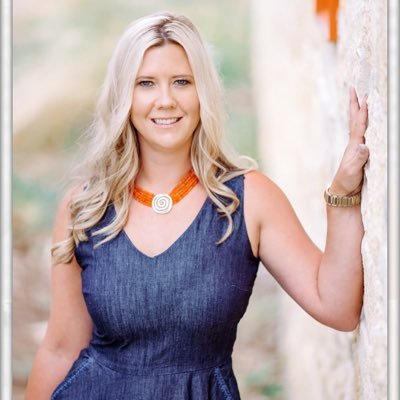 Profile Picture of Amber Faust (@AFaustRealtor) on Twitter