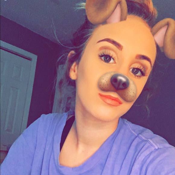 Profile Picture of Bree Wright (@breeduhh10) on Poshmark