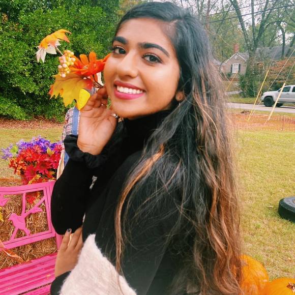Profile Picture of Rhea Ghosh (@rheay2k) on Poshmark