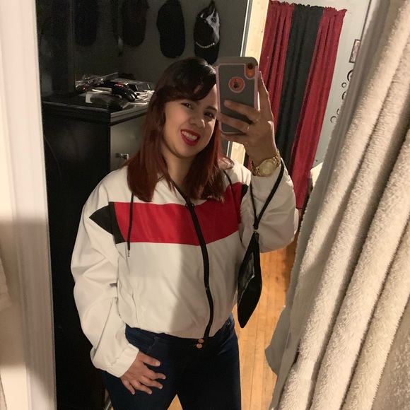 Profile Picture of Nitchnitcha Negrón-dávila (@nitchaenid) on Poshmark