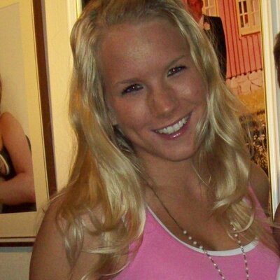 Profile Picture of Monica Emely Larsen (@monicae88) on Twitter