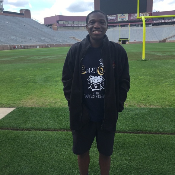 Profile Picture of Wilkens Verger (@wilk57343) on Poshmark