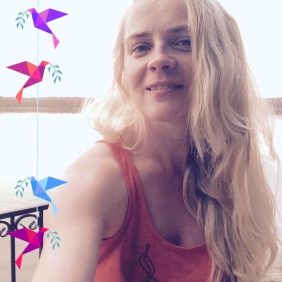 Profile Picture of Alena Gurlenya (@tubik82) on Poshmark