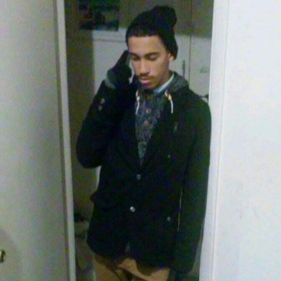 Profile Picture of Daniel Marrero (@dmarrero) on Poshmark