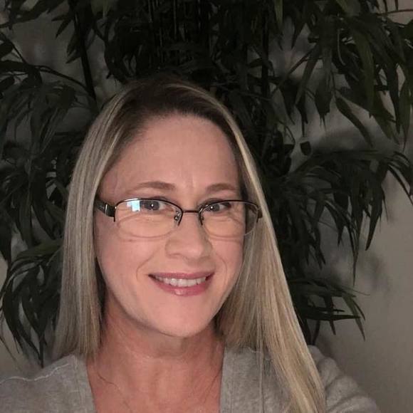 Profile Picture of Nicole Fullwood (@nicole_steward) on Poshmark