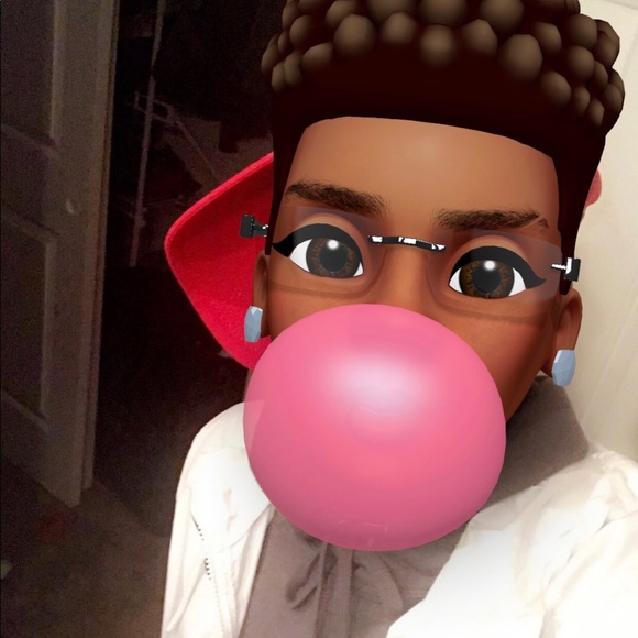 Profile Picture of Shawntanaja Lockwood (@shawntanaja) on Poshmark