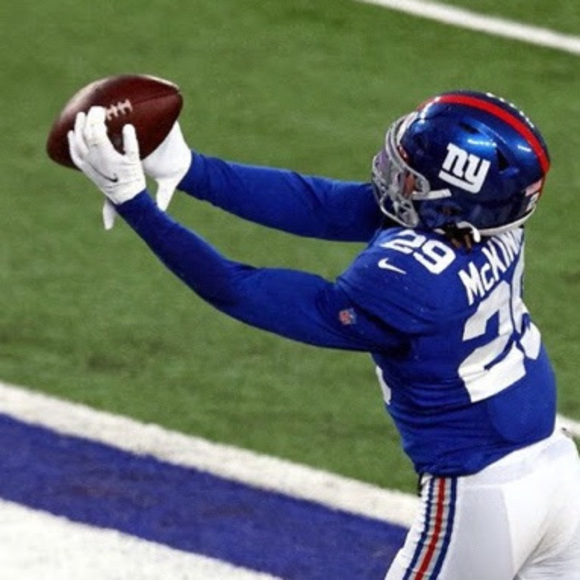 Profile Picture of Matthew Matteo (@juicymatthew999) on Poshmark