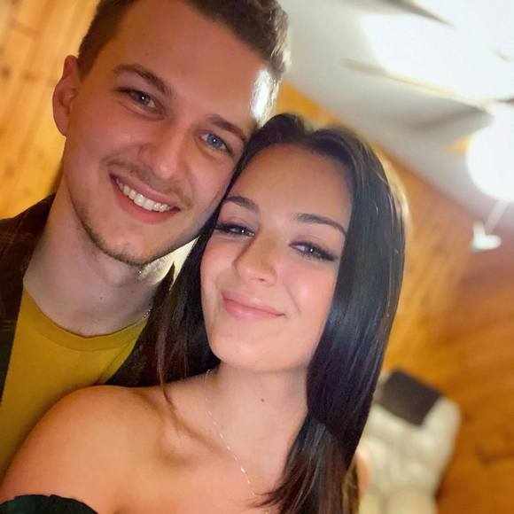 Profile Picture of Juliana Powers (@jpowe18) on Poshmark