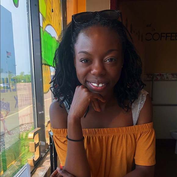 Profile Picture of Elizabeth Fajemirokun (@elizabeth_faje) on Poshmark