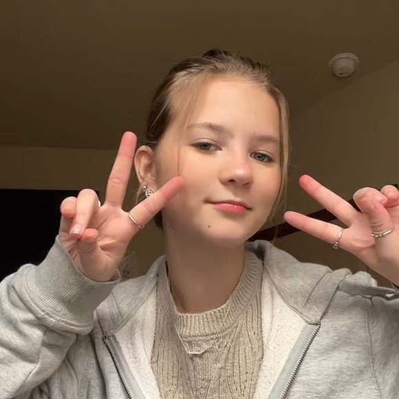 Profile Picture of Eva Mcalevy (@evamcalevy) on Poshmark