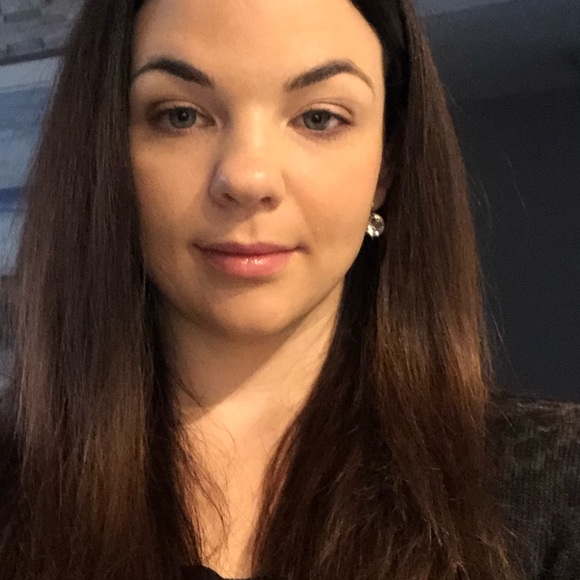 Katie Wakeling - Poshmark Profile Picture of Katie Wakeling (@kate454) on Poshmark