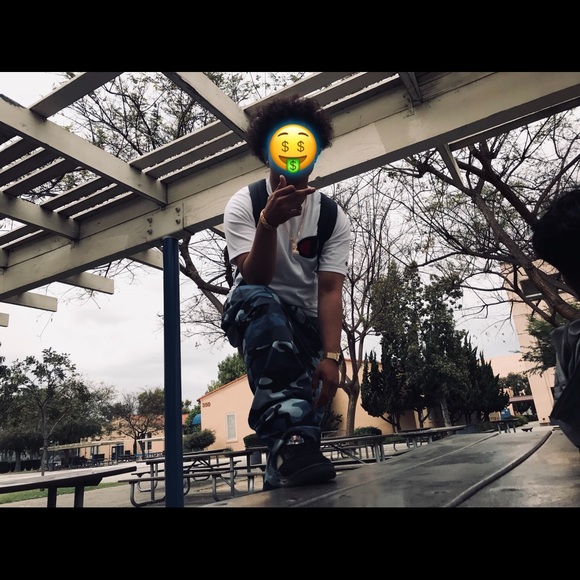 Profile Picture of Skyler Parsons (@skyboomin) on Poshmark