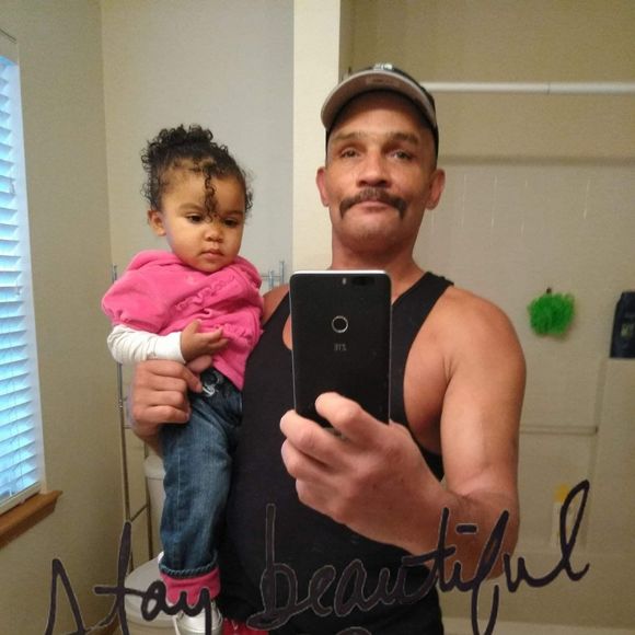 Profile Picture of Robert Alvillar (@robertalvillar1) on Poshmark