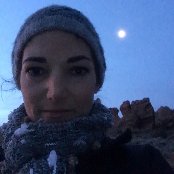 Profile Picture of Danica Sagona (@dsagona1122) on Poshmark