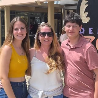 Profile Picture of Julia Porterfield (@ltn_jules) on Instagram