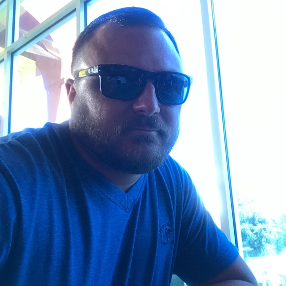 Profile Picture of Justin Boguskie (@whiskeyman33) on Poshmark