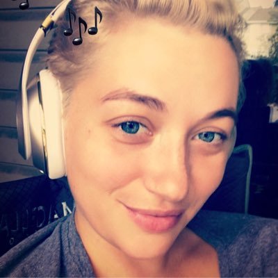 Profile Picture of Julia Coe (@JL_Coe) on Twitter