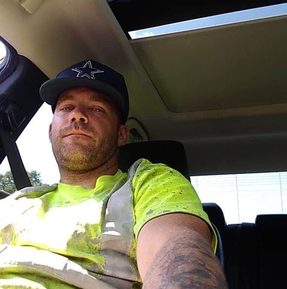 Profile Picture of Michael Devoe (@michaeldevoe) on Poshmark