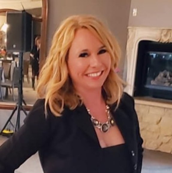 Profile Picture of Branda Labuy (@blabuy2) on Poshmark