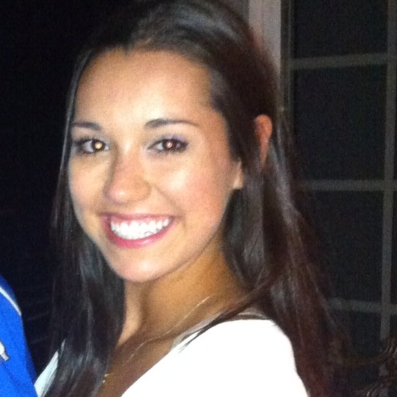 Profile Picture of Ashlyn Hoock (@aehoock) on Poshmark