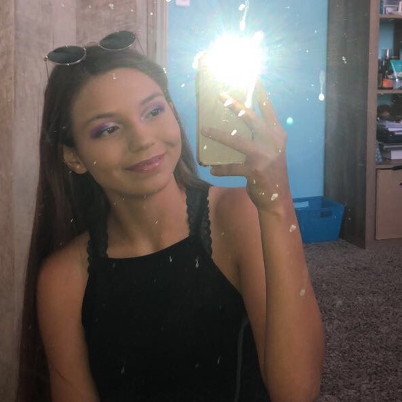 Profile Picture of Jenica Arispe (@jenarispe) on Poshmark