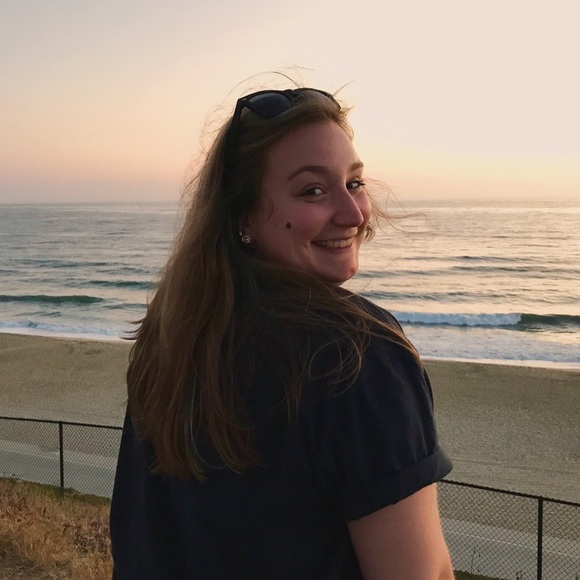 Profile Picture of Jess Callisto (@jesscallisto) on Poshmark