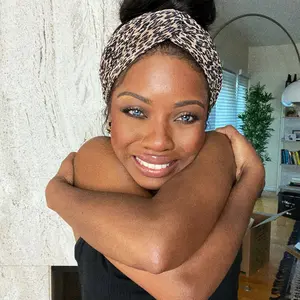 Profile Picture of   CydBee (@cydbee) Official... (@cydbee) on Tiktok
