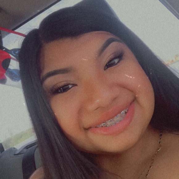 Profile Picture of Karime Ramirez (@karimeramire359) on Poshmark