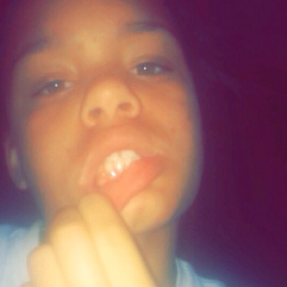 Profile Picture of Anjaleah Moore (@anjaleahmoore03) on Poshmark