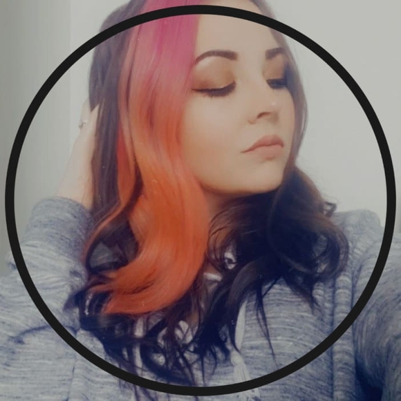 Profile Picture of Brianna Khoopman (@briannakhoopman) on Poshmark