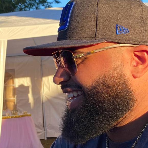 Profile Picture of Kevin Roche (@roids20) on Poshmark