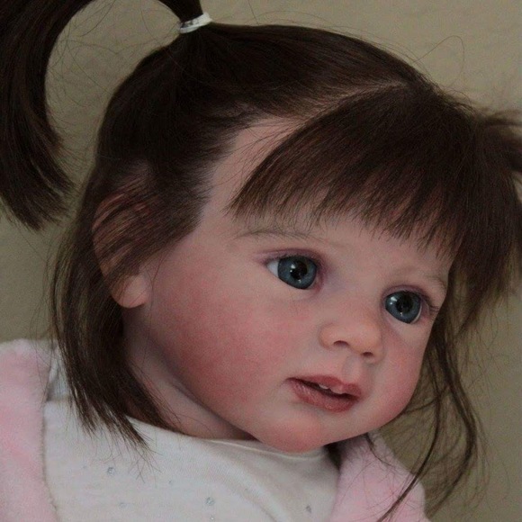 Profile Picture of Carla Gentile (@carlagentile73) on Poshmark