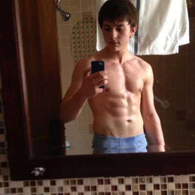 Profile Picture of Josh (@josh_melson784) on Twitter