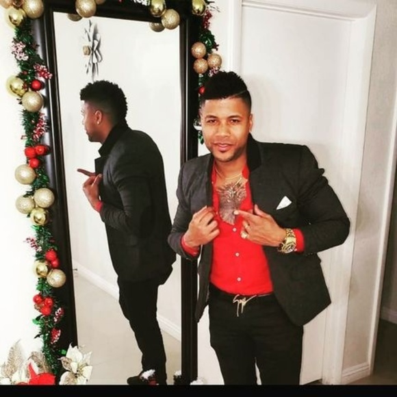 Profile Picture of Joel Lorenzo (@morenjoel) on Poshmark